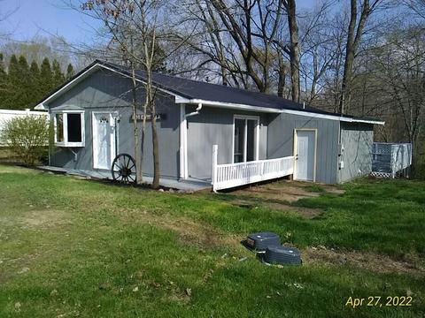 806 E Vistula St, Bristol, IN 46507 photo 1