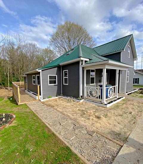 111 N Spring St, Odon, IN 47562 photo 1