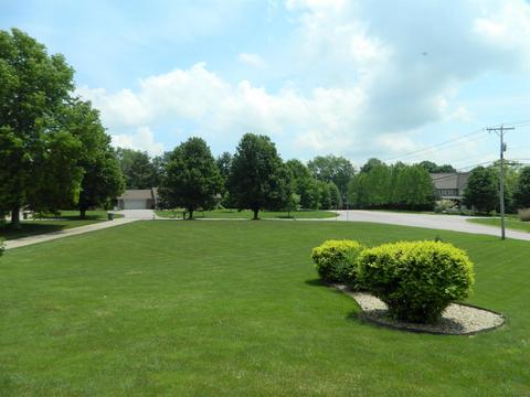 1101 E Benson Ct, Bloomington, IN 47401 photo 3