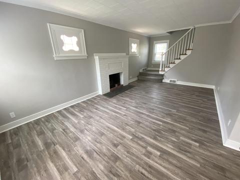 629 Eckman St, South Bend, IN 46614 photo 4
