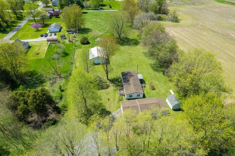 106 N Adams St, Sidney, IN 46562 photo 3