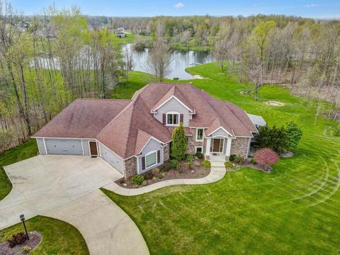 809 Spring Haven Dr, Fremont, IN 46737 photo 2