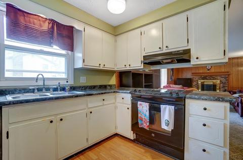 1908 Maplecrest Rd, Fort Wayne, IN 46815 photo 13