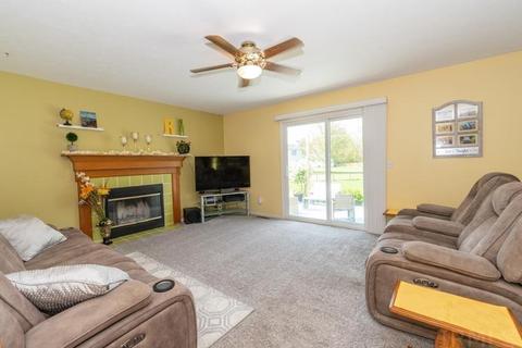 11698 Wolfe Bridge Ct, Granger, IN 46530 photo 4