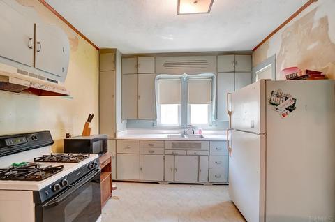 440 S Franklin St, Waterloo, IN 46793 photo 10