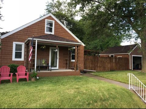 1044 Eclipse Pl, South Bend, IN 46628 photo 2