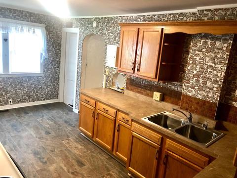 902 W 20th St, Auburn, IN 46706 photo 3