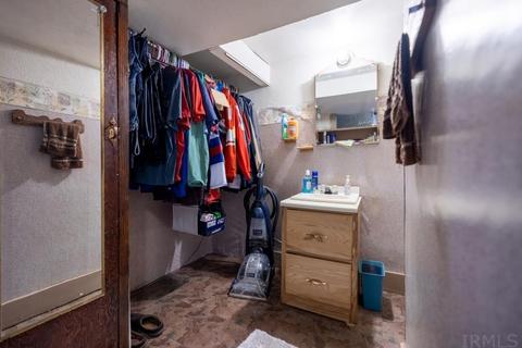 1328 E Gilbert St, Muncie, IN 47305 photo 8