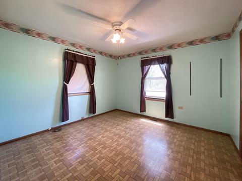 421 W Burton St, Mitchell, IN 47446 photo 7