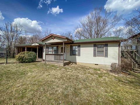 421 W Burton St, Mitchell, IN 47446 photo 2