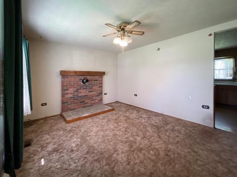 421 W Burton St, Mitchell, IN 47446 photo 4