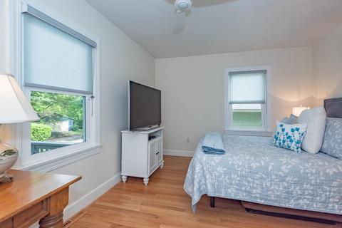 421 E Dodds St, Bloomington, IN 47401 photo 17