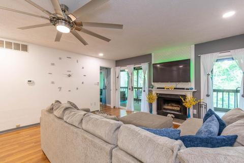 1907 E Waters Edge Dr, Bloomington, IN 47401 photo 8