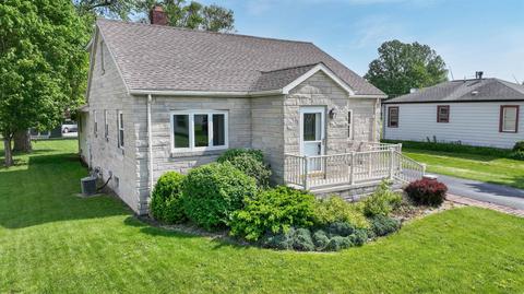 308 E Main St, Chalmers, IN 47929 photo 1