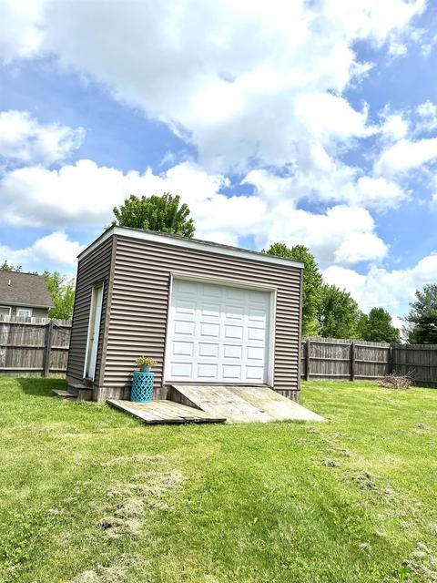 7104 W Capstone Cir, Bloomington, IN 47404 photo 18