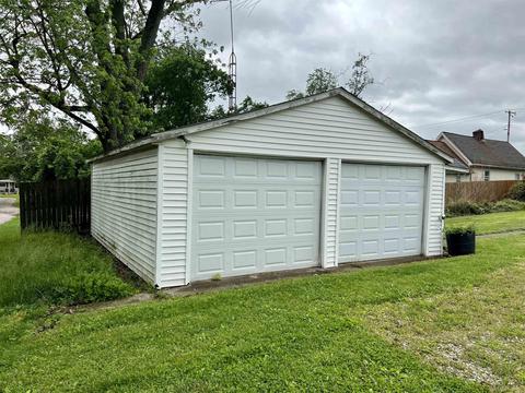 1325 4th St, Bedford, IN 47421 photo 5