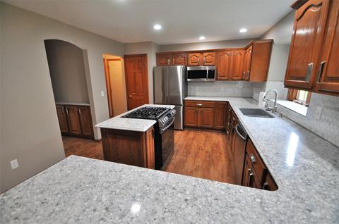10605 Red Pine Dr, Granger, IN 46530 photo 7