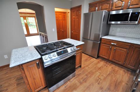 10605 Red Pine Dr, Granger, IN 46530 photo 6
