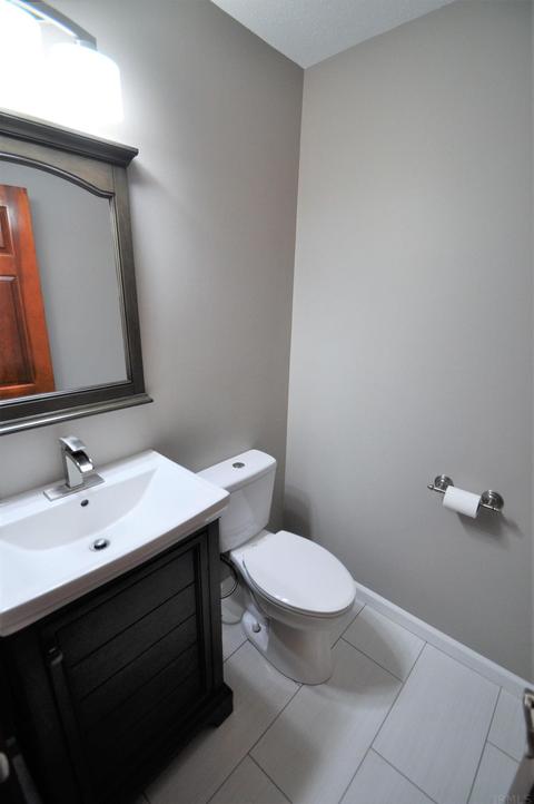 10605 Red Pine Dr, Granger, IN 46530 photo 18