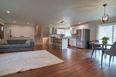 15385 Montecito Dr, Granger, IN 46530 photo 9