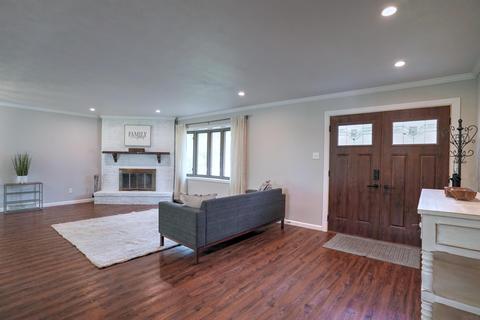 15385 Montecito Dr, Granger, IN 46530 photo 12