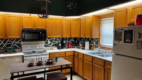 144 E Hill St, Wabash, IN 46992 photo 4