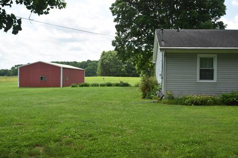 310 Yockey Rd, Mitchell, IN 47446 photo 3