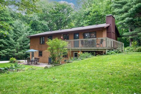 4397 E Timbercrest Dr, Bloomington, IN 47408 photo 2