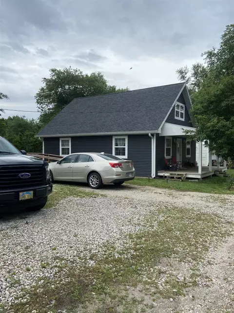 636 S 7th St, Mitchell, IN 47446 photo 2
