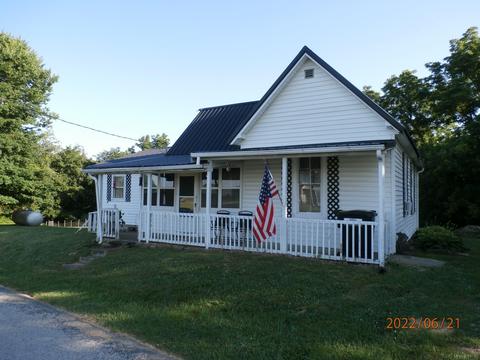 5479 E Tulip Rd, Bloomfield, IN 47424 photo 2