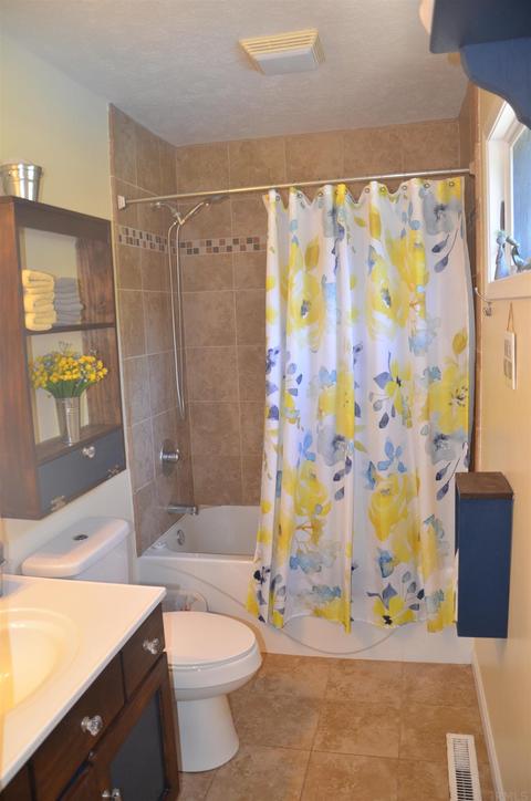 50974 Pine Meadow Dr, Granger, IN 46530 photo 7