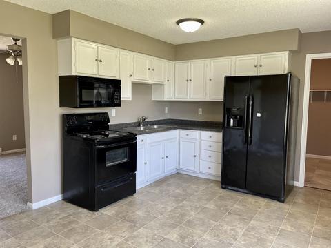 112 Chapel Ln, Ashley, IN 46705 photo 2
