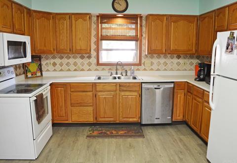 410 Eighth St, Fairmount, IN 46928 photo 6