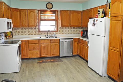 410 Eighth St, Fairmount, IN 46928 photo 7