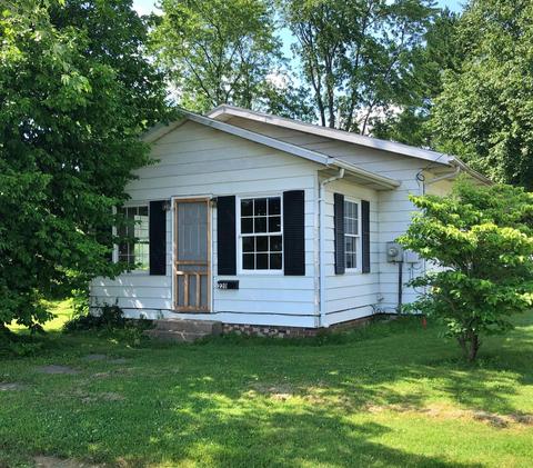 220 E Mill St, Odon, IN 47562 photo 1