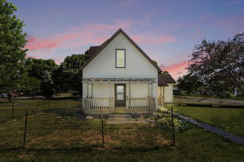 106 E Hammontree St, Larwill, IN 46764 photo 1