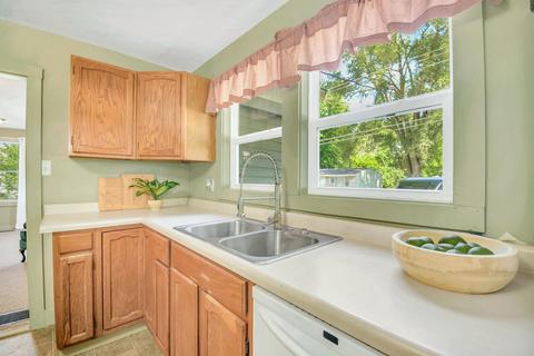 207 E Chicago St, Syracuse, IN 46567 photo 6