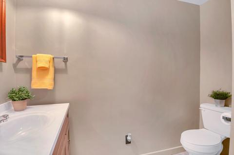 207 E Chicago St, Syracuse, IN 46567 photo 12