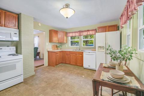 207 E Chicago St, Syracuse, IN 46567 photo 7