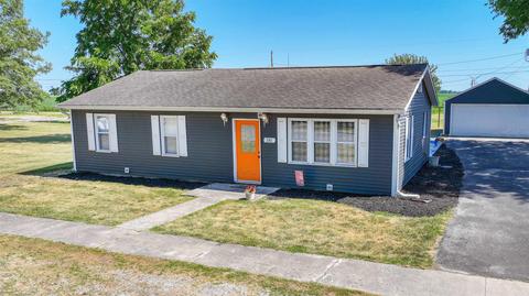 205 Earl St, Chalmers, IN 47929 photo 1