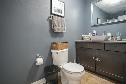 205 Earl St, Chalmers, IN 47929 photo 15