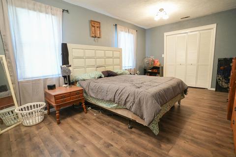 205 Earl St, Chalmers, IN 47929 photo 8