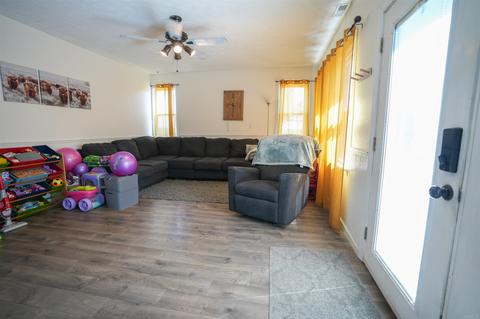 205 Earl St, Chalmers, IN 47929 photo 3