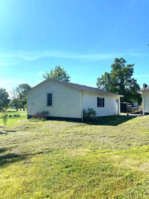 365 E Franklin St, Lyons, IN 47443 photo 5