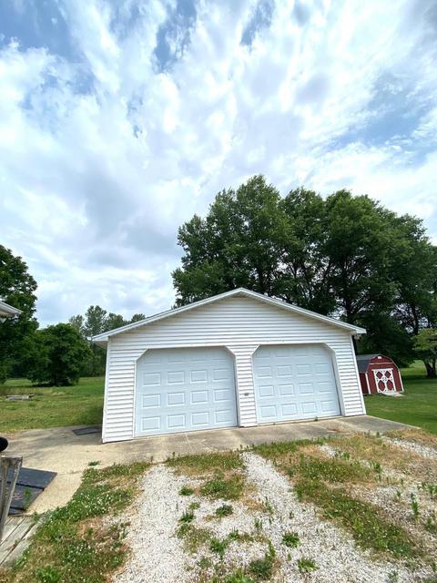 365 E Franklin St, Lyons, IN 47443 photo 24