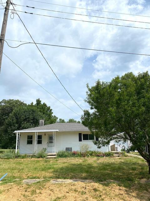365 E Franklin St, Lyons, IN 47443 photo 6