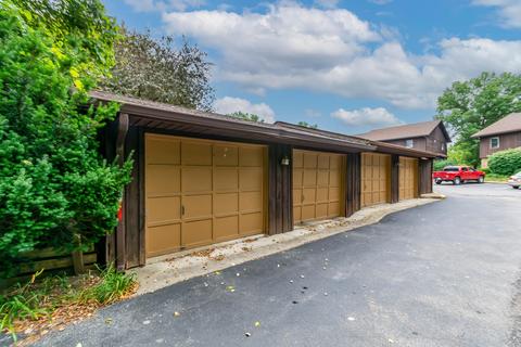 2327 E Winding Brook Ct, Bloomington, IN 47401 photo 34
