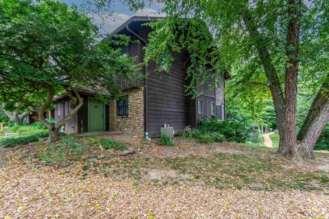 2327 E Winding Brook Ct, Bloomington, IN 47401 photo 1