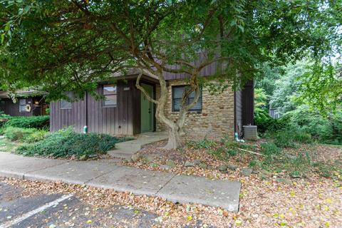 2327 E Winding Brook Ct, Bloomington, IN 47401 photo 2