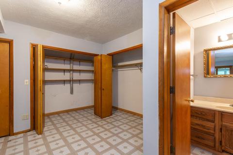 2327 E Winding Brook Ct, Bloomington, IN 47401 photo 30